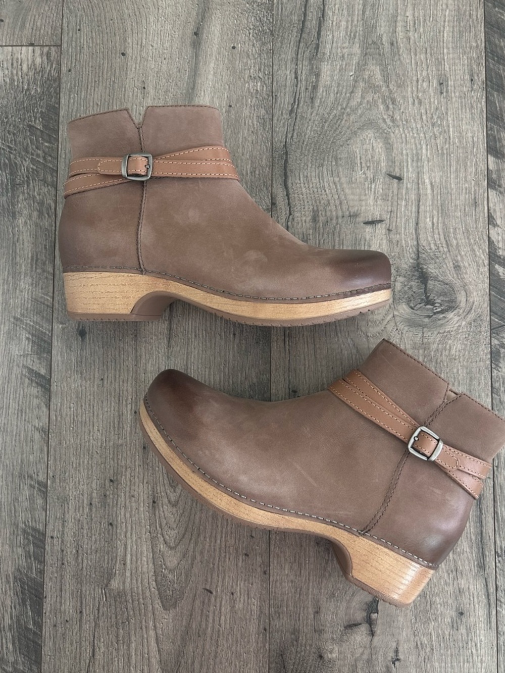 Dansko Brook Leather Clog Ankle Boots Clog Size EU 39, U.S. 8.5 - 9 - Picture 3 of 12
